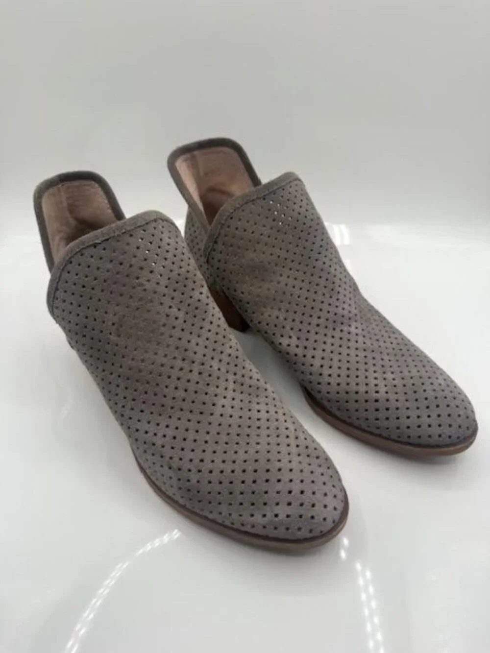 Lucky Brand Women's Gray Suede Leather Perforated BROOKLIN Ankle Bootie Size 12M - Picture 1 of 7